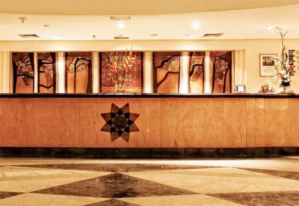 Arcadia Surabaya Hotel ภายนอก รูปภาพ