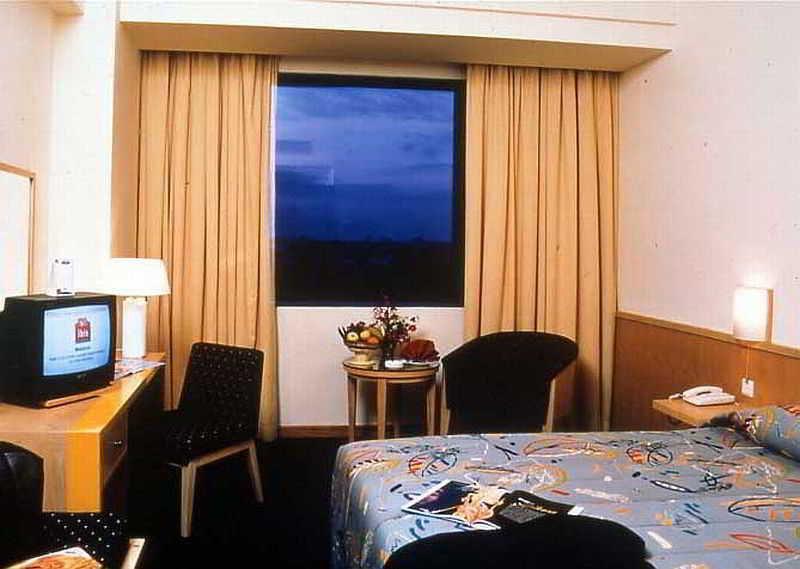 Arcadia Surabaya Hotel ภายนอก รูปภาพ