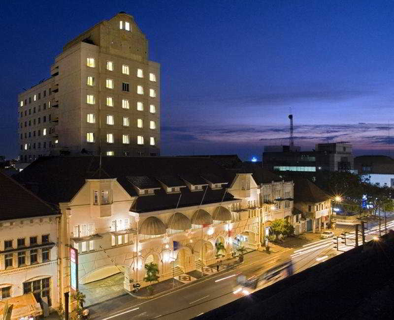 Arcadia Surabaya Hotel ภายนอก รูปภาพ