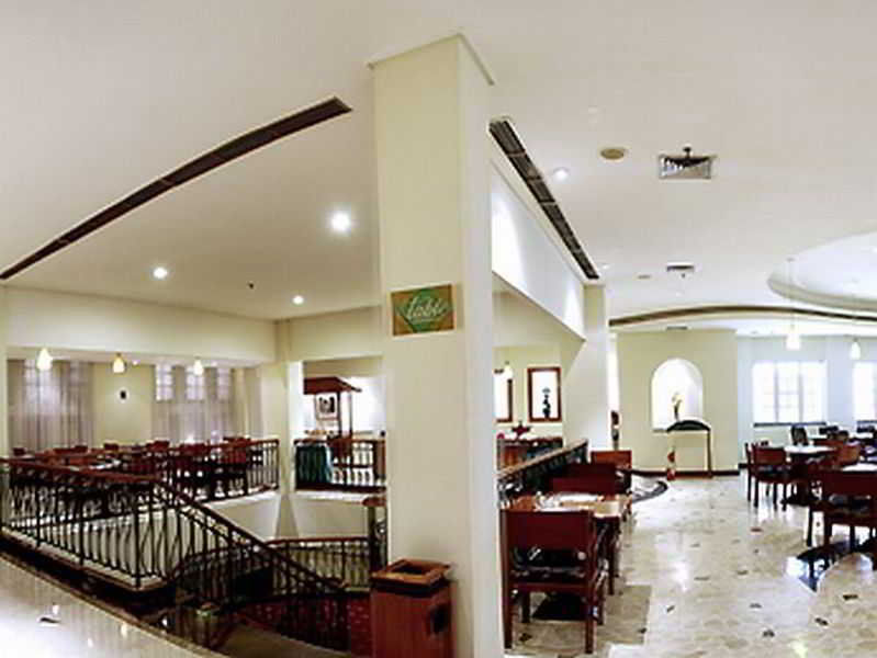 Arcadia Surabaya Hotel ภายนอก รูปภาพ