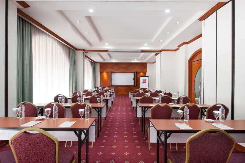 Arcadia Surabaya Hotel ภายนอก รูปภาพ