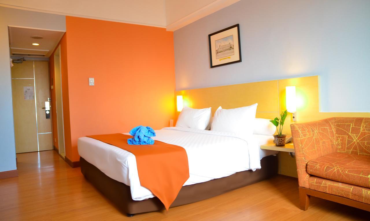 Arcadia Surabaya Hotel ภายนอก รูปภาพ