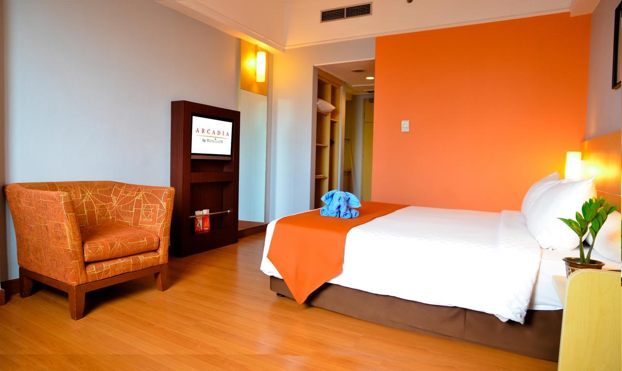 Arcadia Surabaya Hotel ภายนอก รูปภาพ