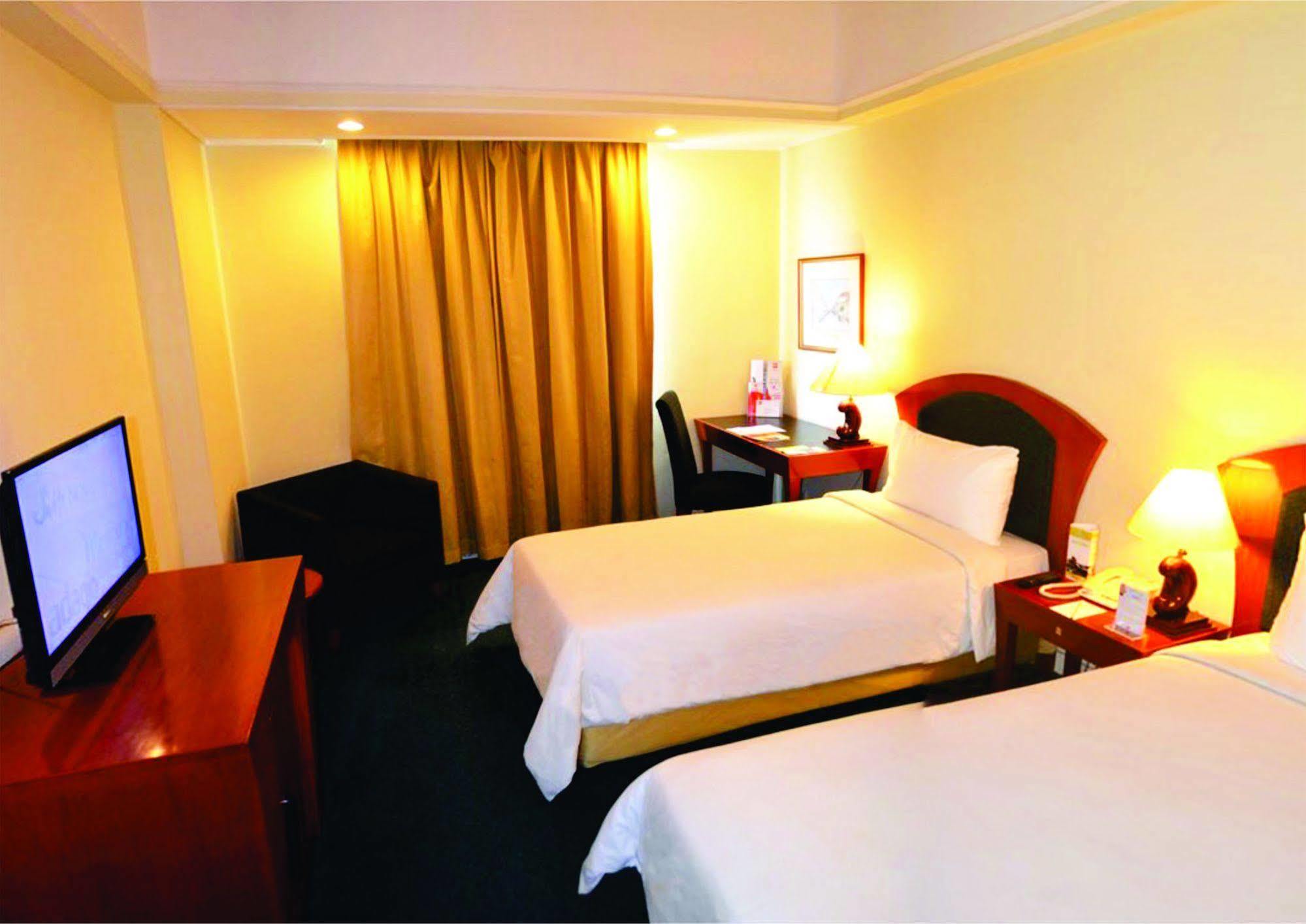 Arcadia Surabaya Hotel ภายนอก รูปภาพ