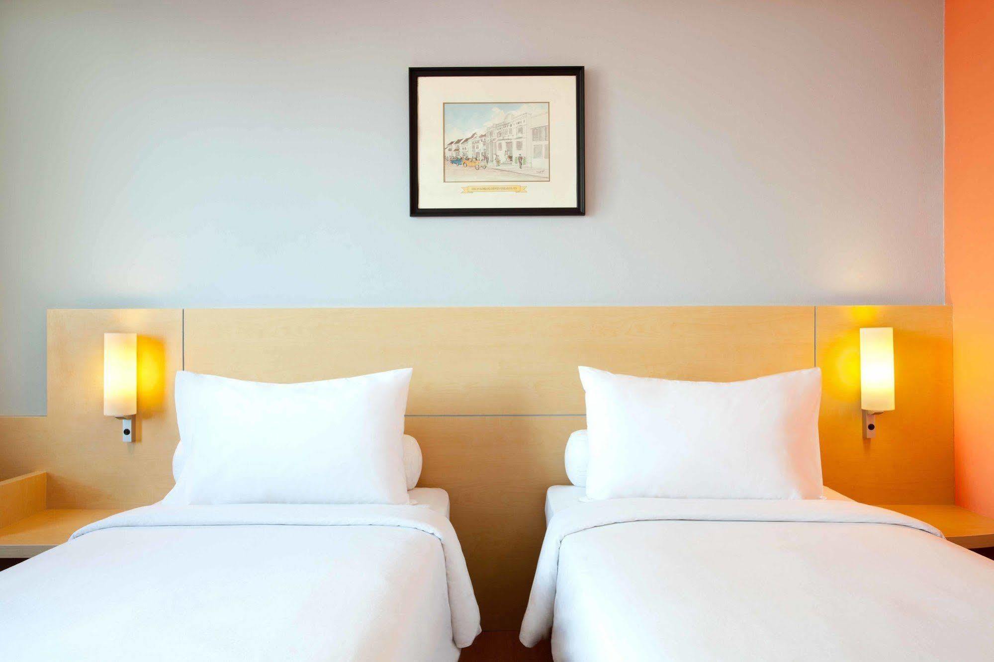 Arcadia Surabaya Hotel ภายนอก รูปภาพ