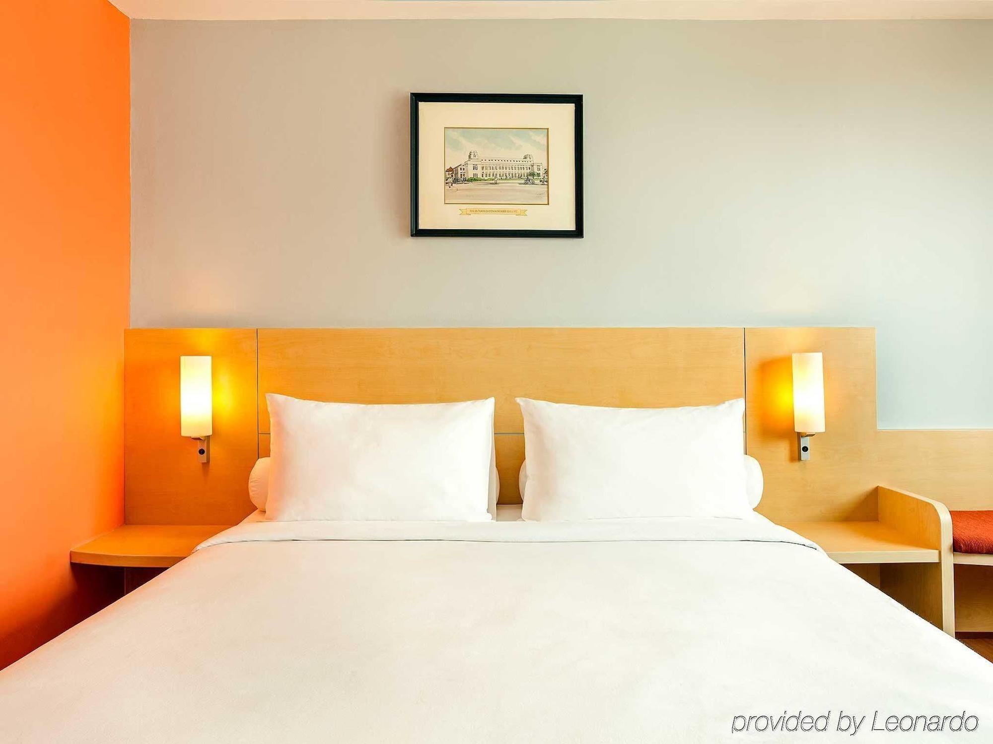 Arcadia Surabaya Hotel ภายนอก รูปภาพ