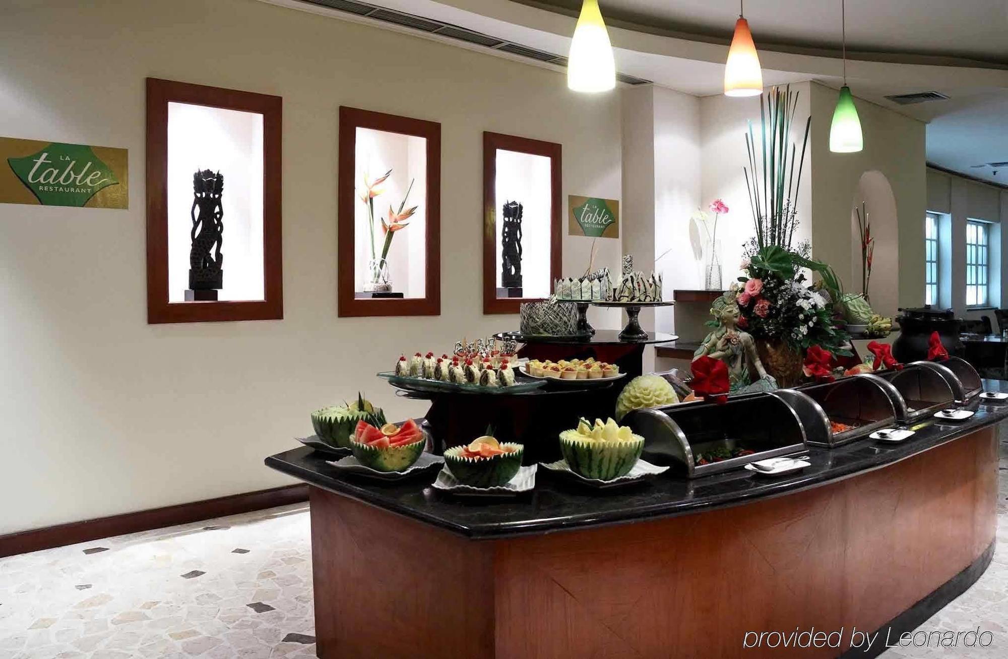 Arcadia Surabaya Hotel ภายนอก รูปภาพ