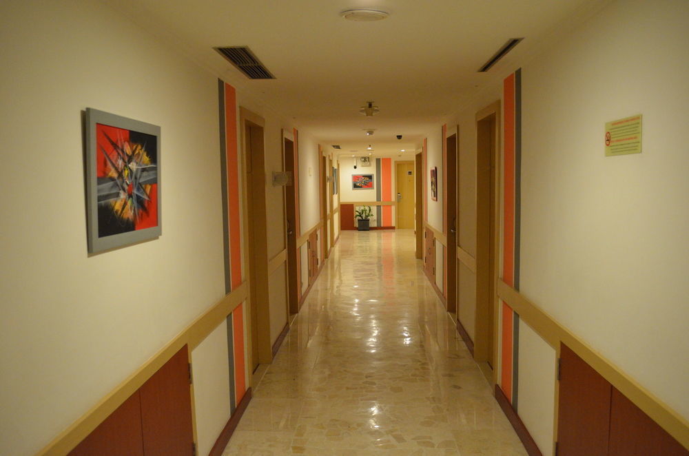 Arcadia Surabaya Hotel ภายนอก รูปภาพ