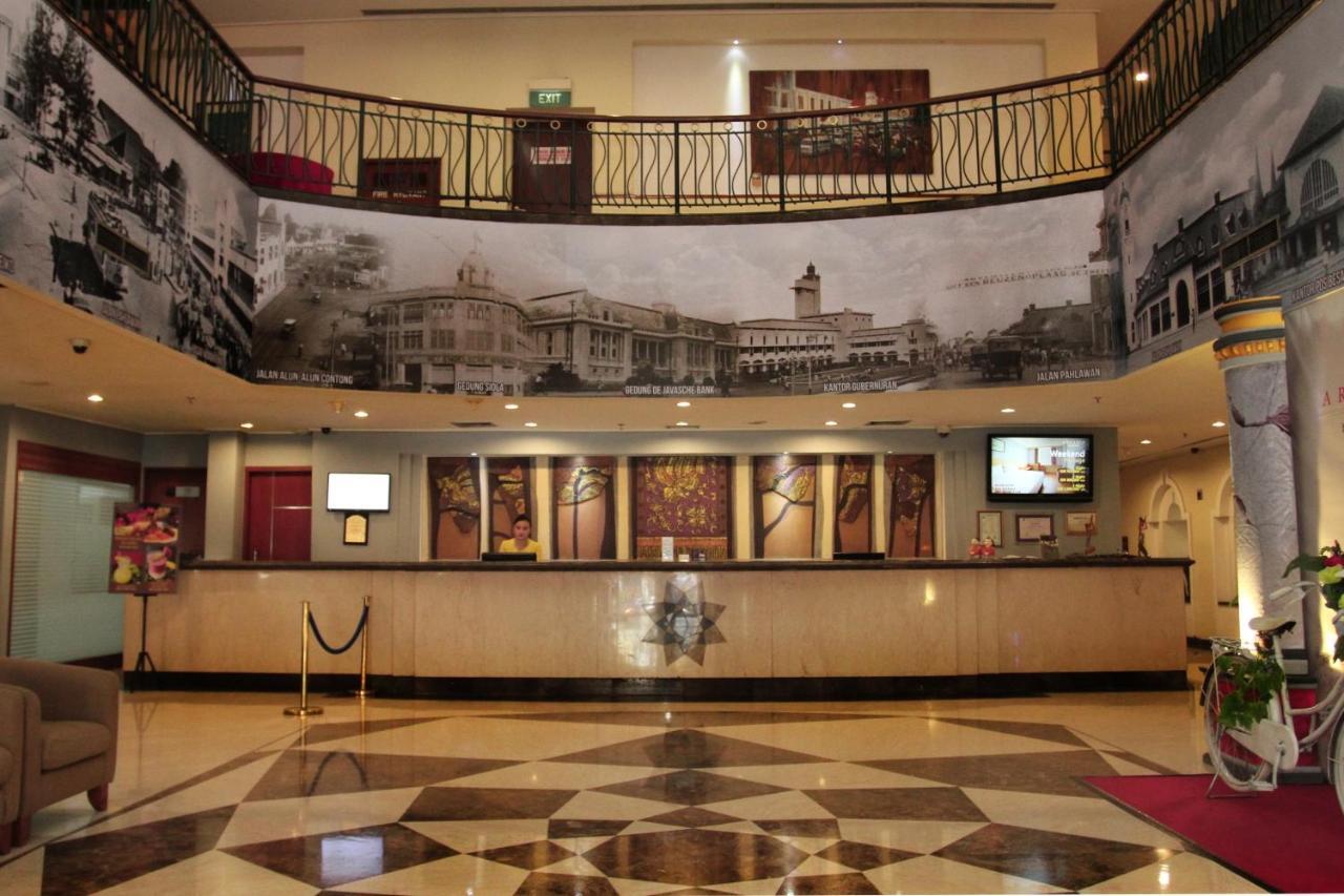 Arcadia Surabaya Hotel ภายนอก รูปภาพ